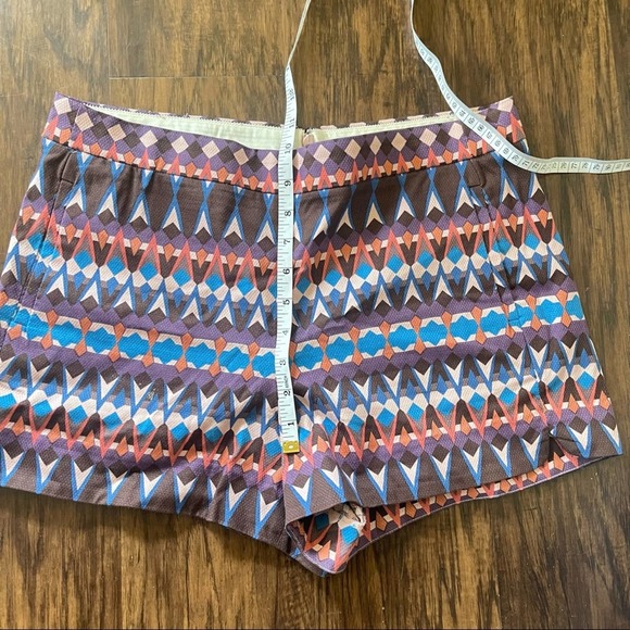 J. Crew Aztec Tribal Print Chino Bermuda Shorts Size 8 - Picture 4 of 8